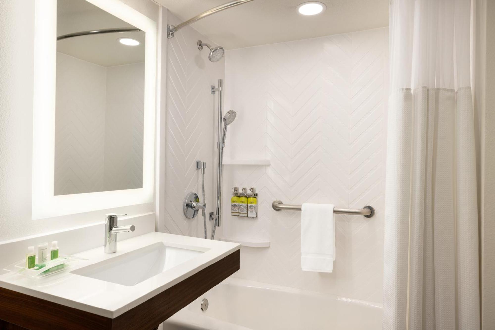 Doubletree By Hilton Fort Worth South Екстер'єр фото