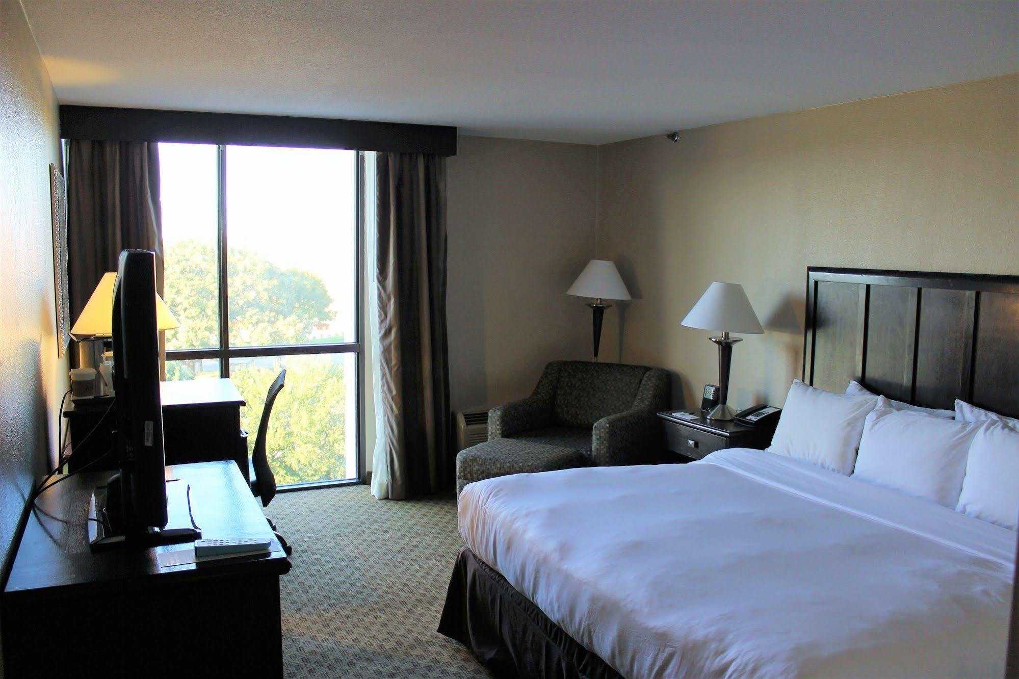 Doubletree By Hilton Fort Worth South Екстер'єр фото